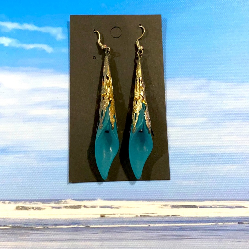 Coast vibes earrings!